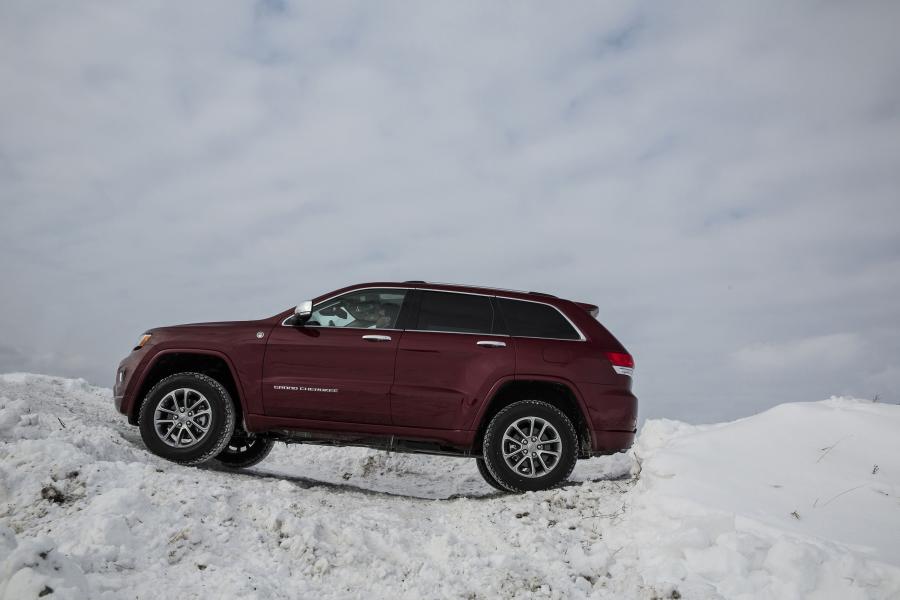  Jeep Grand Cherokee Overland 2013 года  (фото 16 из 20)